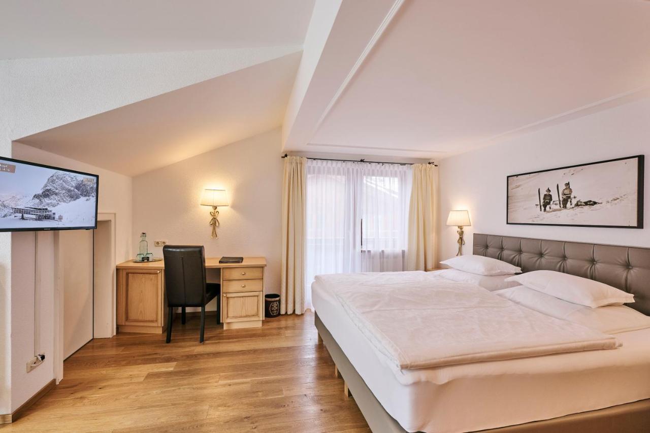 Hotel Garni Sursilva Lech am Arlberg Bagian luar foto