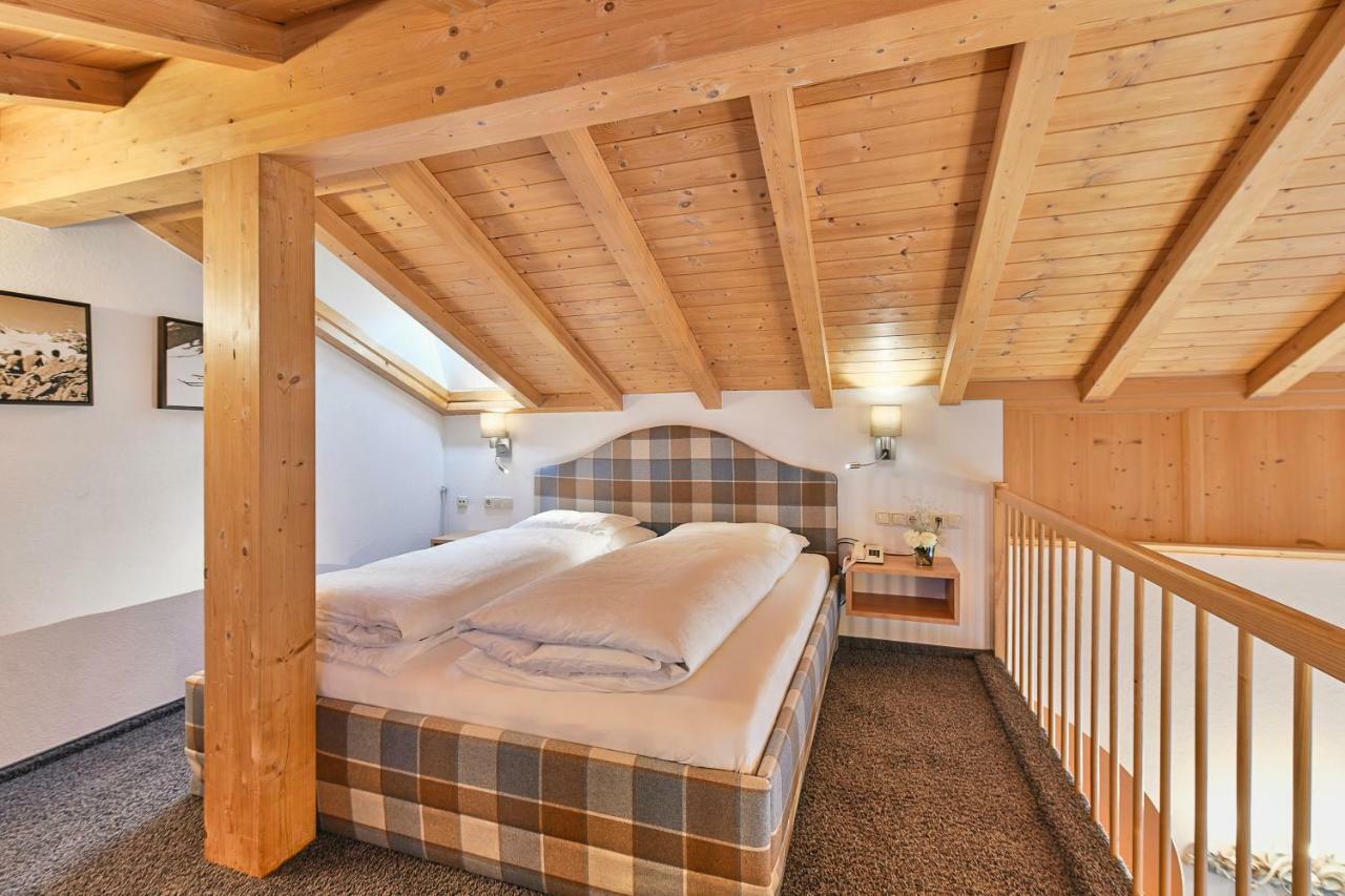 Hotel Garni Sursilva Lech am Arlberg Bagian luar foto